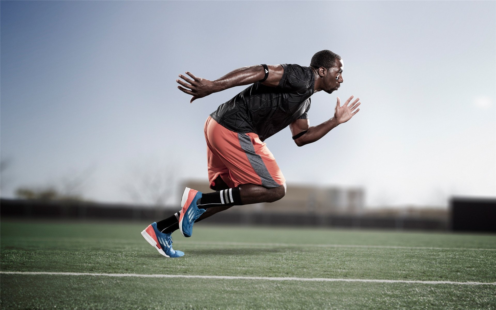 足球界盛事！邦马蒂女足与登贝莱金球双重辉煌，邦比女足